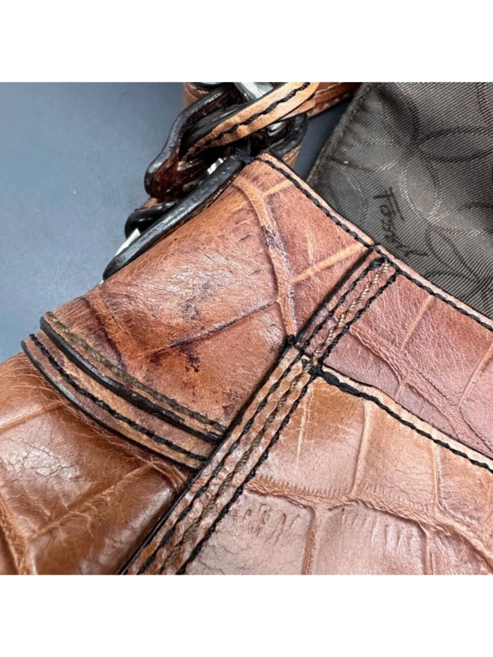 Fossil Croc Embossed Leather Purse Shoulder Bag Buckle Accent Brown Y2K READ